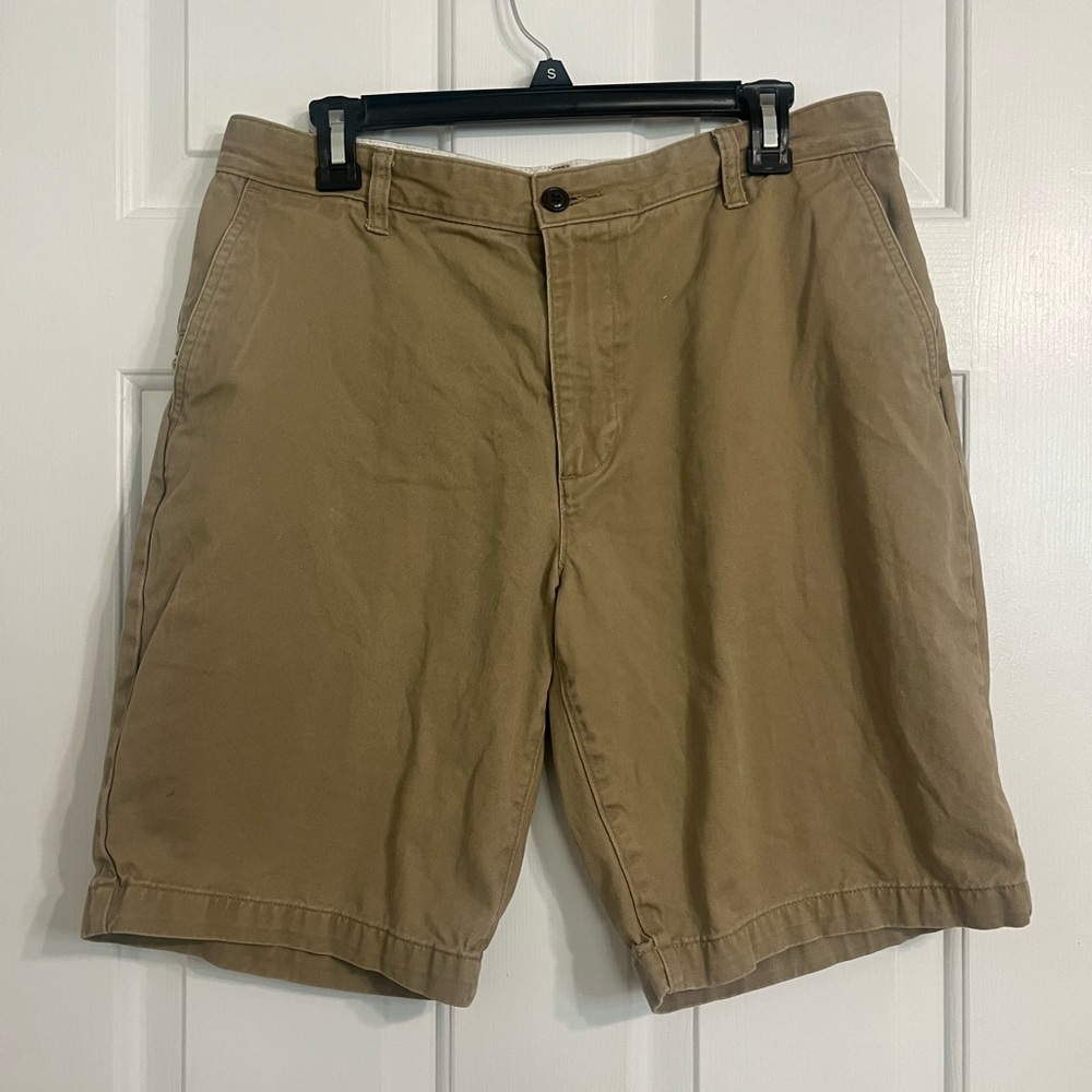 Dockers Khaki Shorts - 33